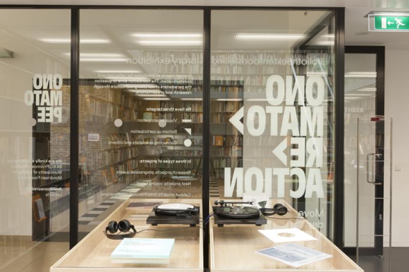 Onomato>re>actie